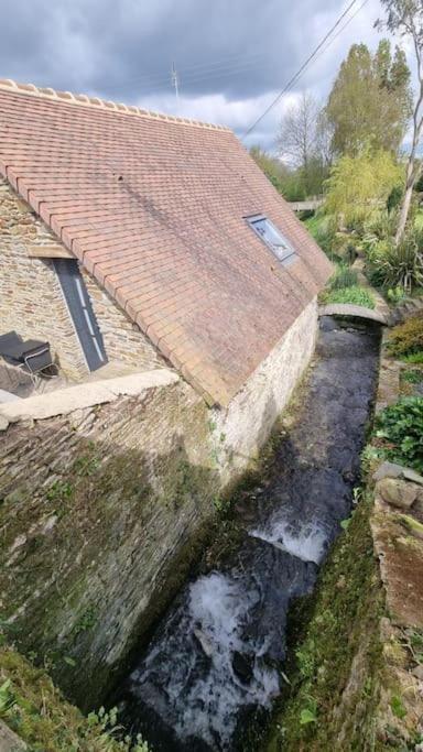 SallenAncien Moulin Pres D'Un Ruisseau别墅 外观 照片